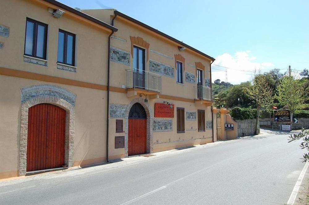 Agriturismo Parra Santa Lucia del Mela Exteriér fotografie